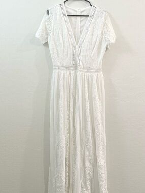 White Lace V-Neck Short Sleeve Maxi Dress